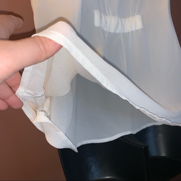 Sleeveless Chiffon Blouse - Picture 5 of 6